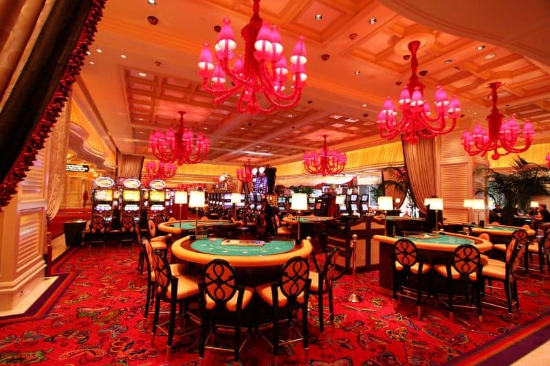 Selin ve Bahsin Sanatı: Geleneksel Casino Oyunları